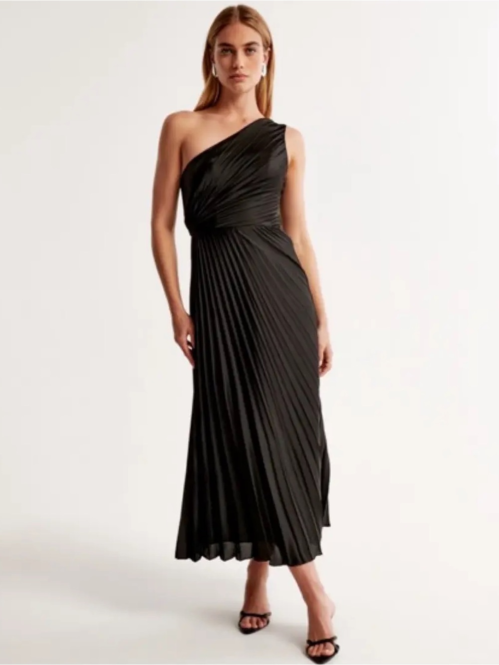 Abercrombie & Fitch - One Shoulder Pleated Maxi Satin Dress - Black